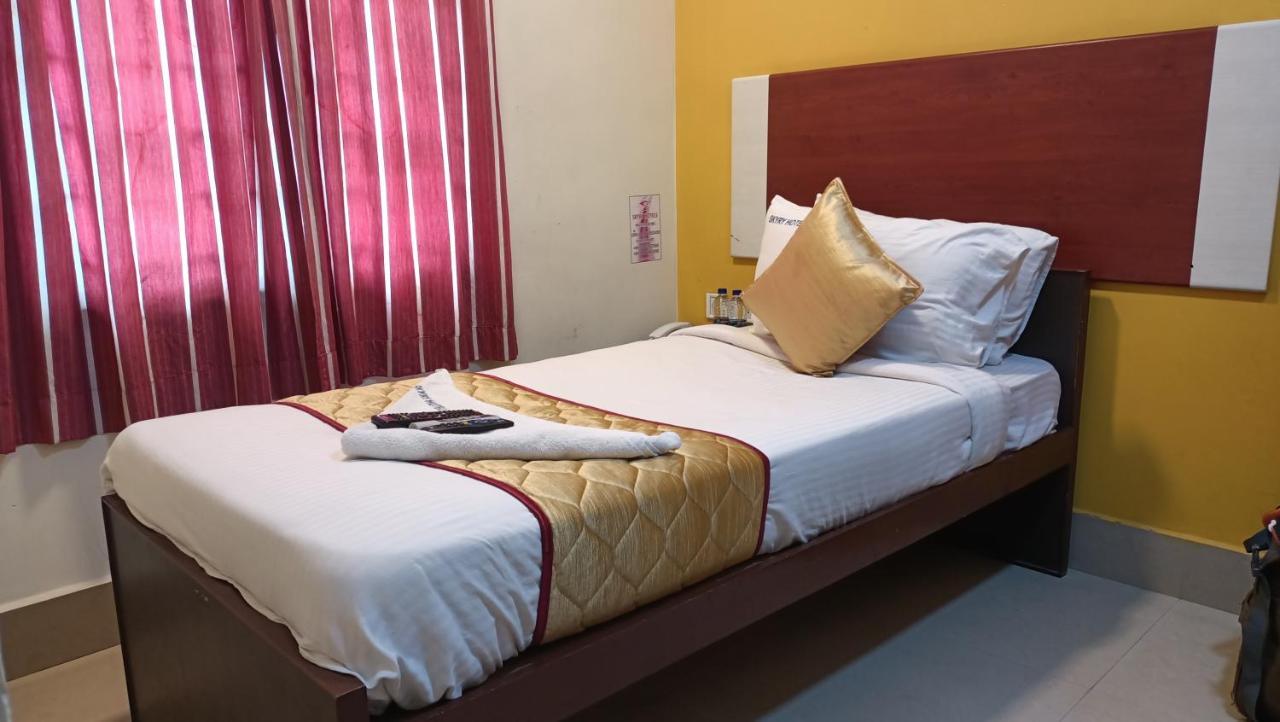 Skyry Hotels Adyar เชนไน ภายนอก รูปภาพ